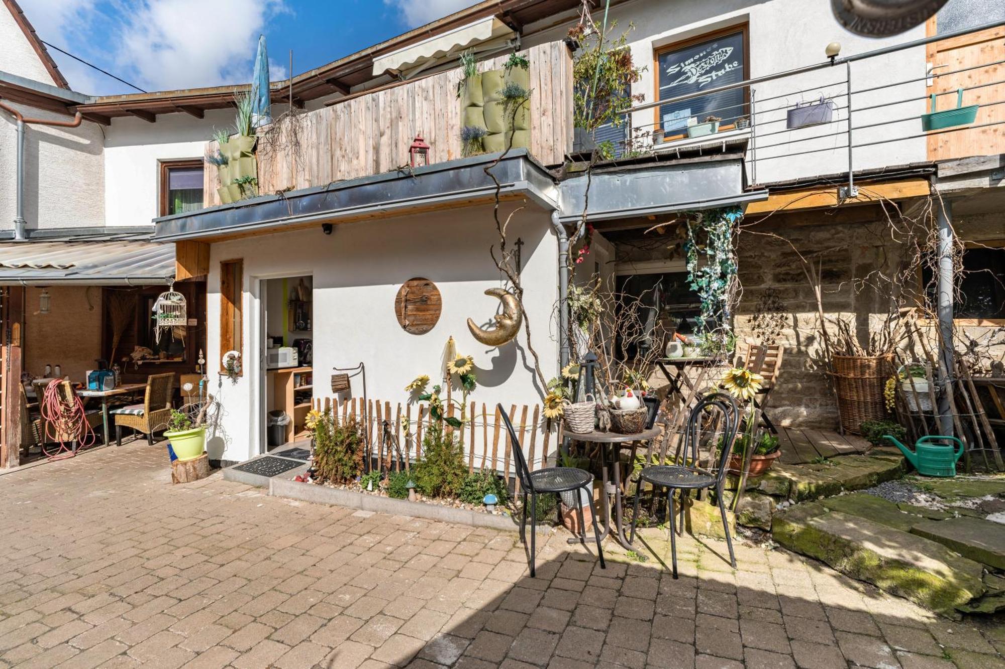 Hobbit Lounge Apartment Епинген Екстериор снимка
